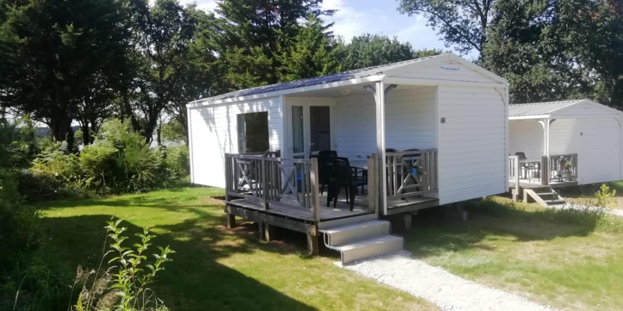 Hebergements Camping "Les Pieds Dans L'Eau" 卡松 外观 照片