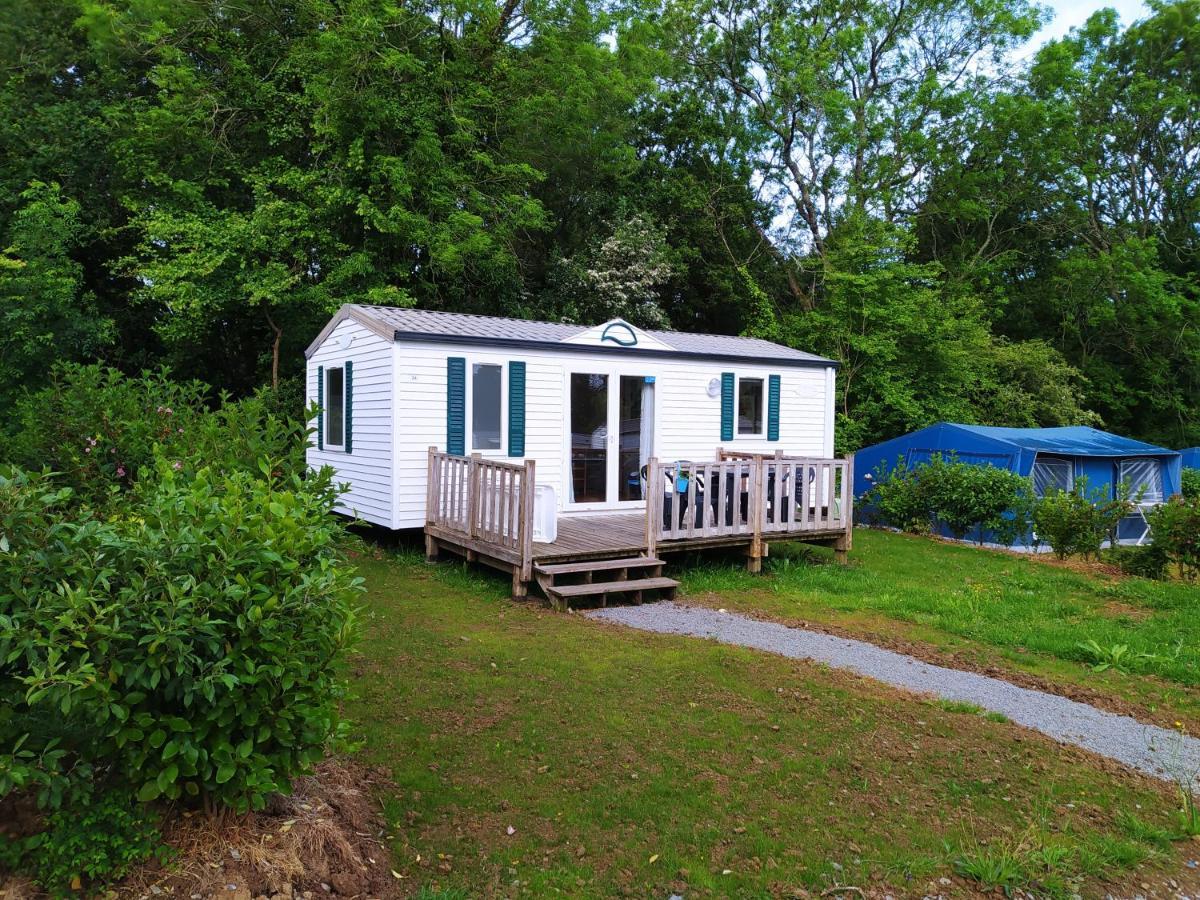 Hebergements Camping "Les Pieds Dans L'Eau" 卡松 外观 照片