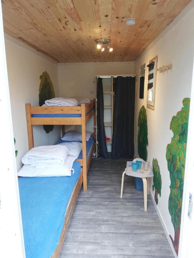 Hebergements Camping "Les Pieds Dans L'Eau" 卡松 外观 照片